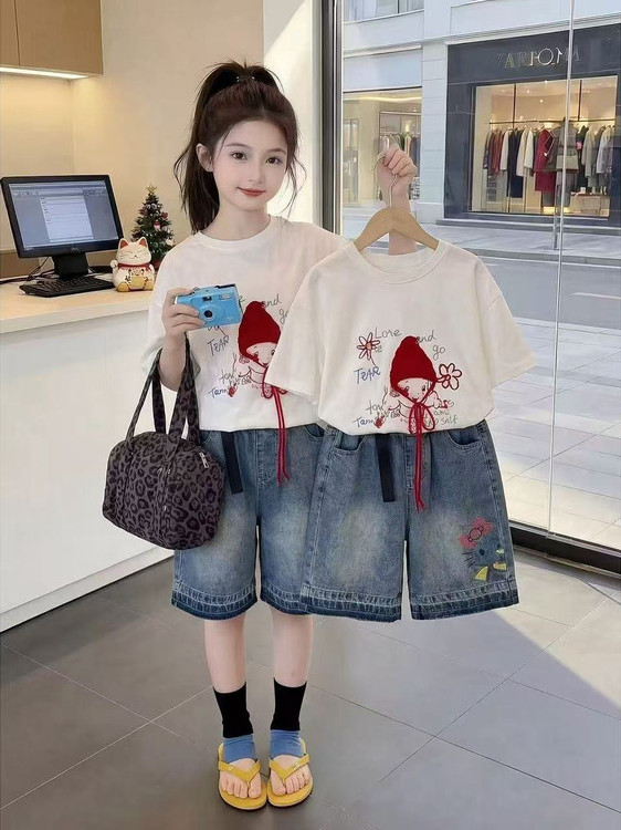 Summer Clothing Online - طقم بناتي صيفي جديد: تي شيرت
