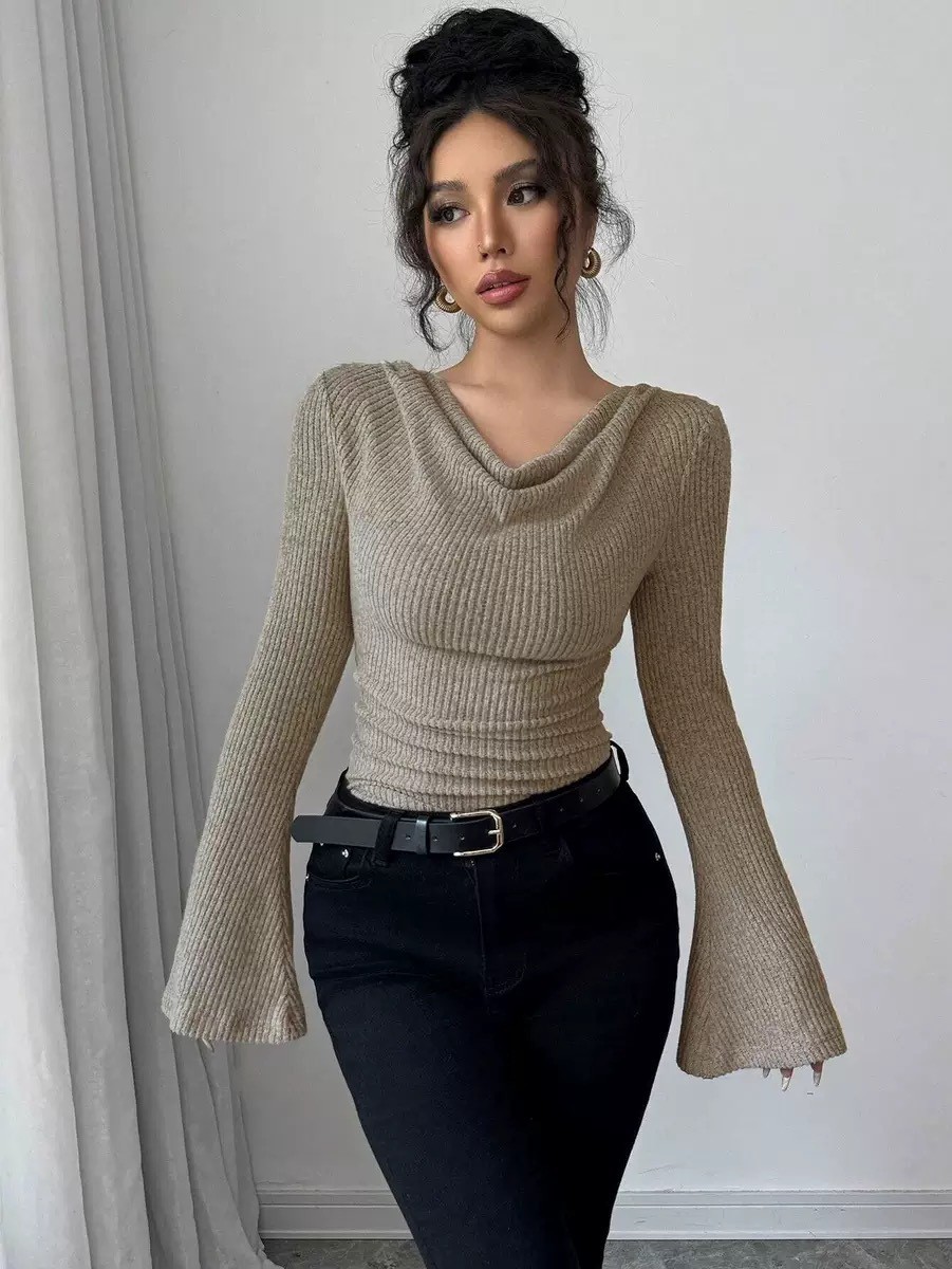 Off Shoulder Blouse - بلوزة نسائية بكتف مكشوف وياقة مطوية،