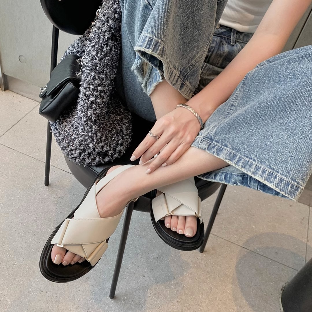 صنادل نسائية صيفية من جلد الغن - مراجعة Summer Clothing Modest وسعره