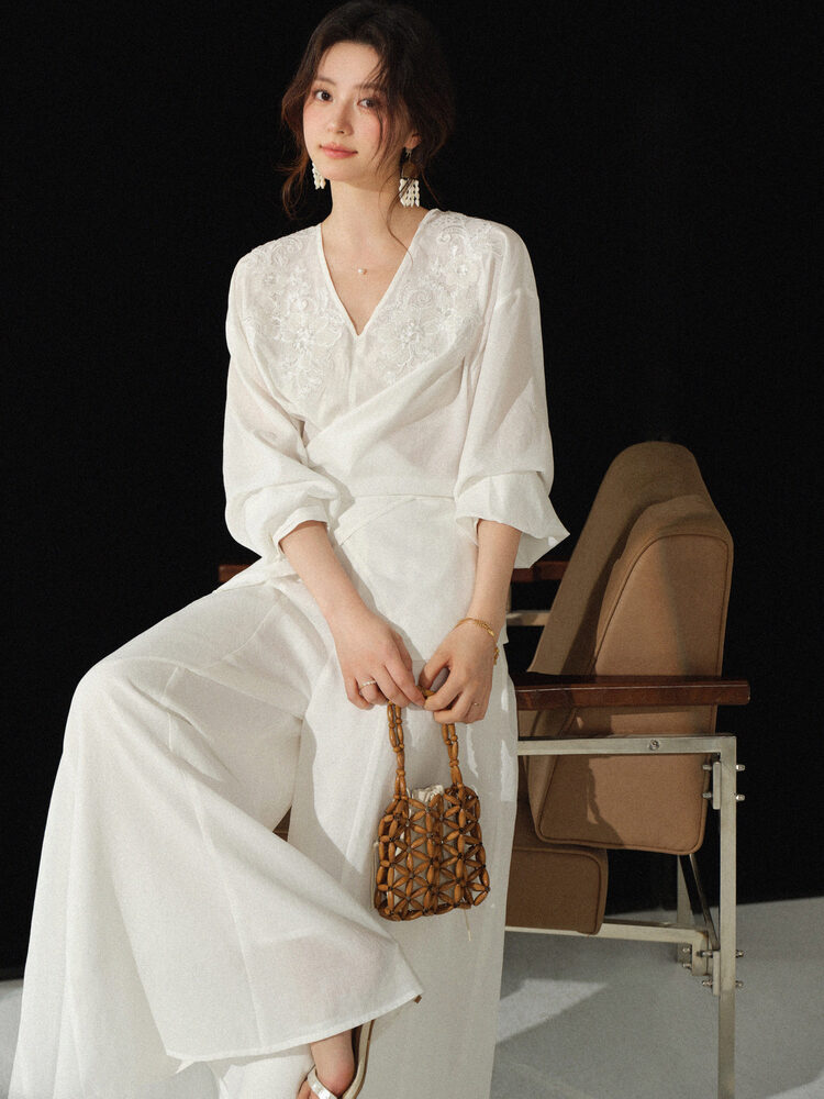 طقم بلوزة مطرزة بياقة على شكل  - مراجعة Palazzo Pant Wide وسعره