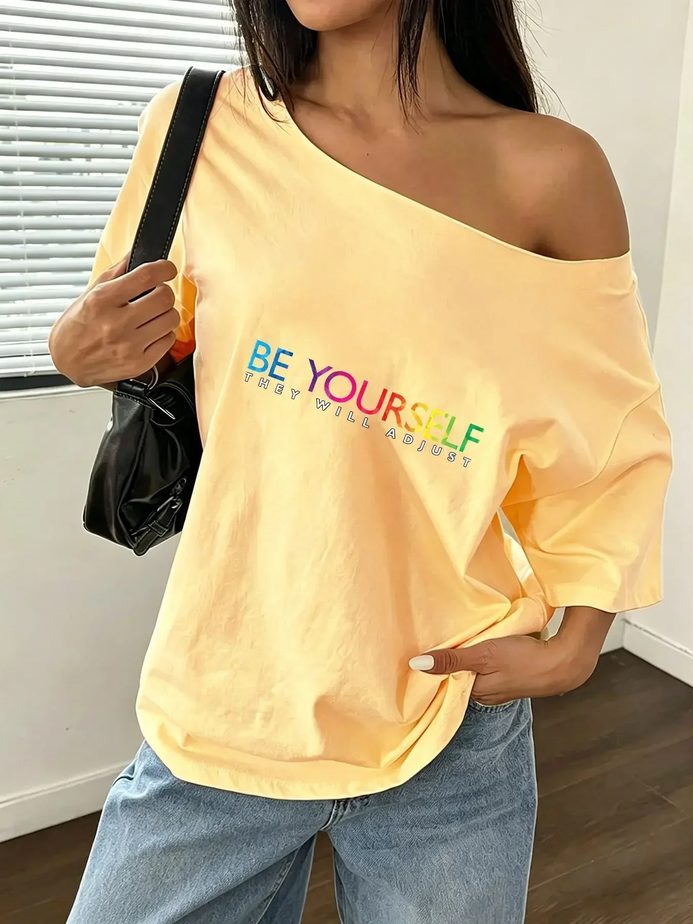 تي شيرت نسائي فضفاض بطباعة حرو - مراجعة Off Shoulder Blouse وسعره