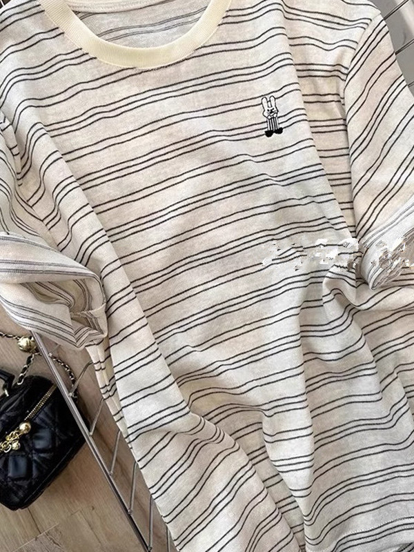 تي شيرت يونيسكس من القطن الخال - مراجعة Summer Clothing Outlet وسعره